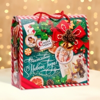 Новый год. Подарочная коробка новогодняя Изумрудный Винтаж 23 х 10 х 22 см. Новый год. Подарочная коробка новогодняя Изумрудный Винтаж 23 х 10 х 22 см.