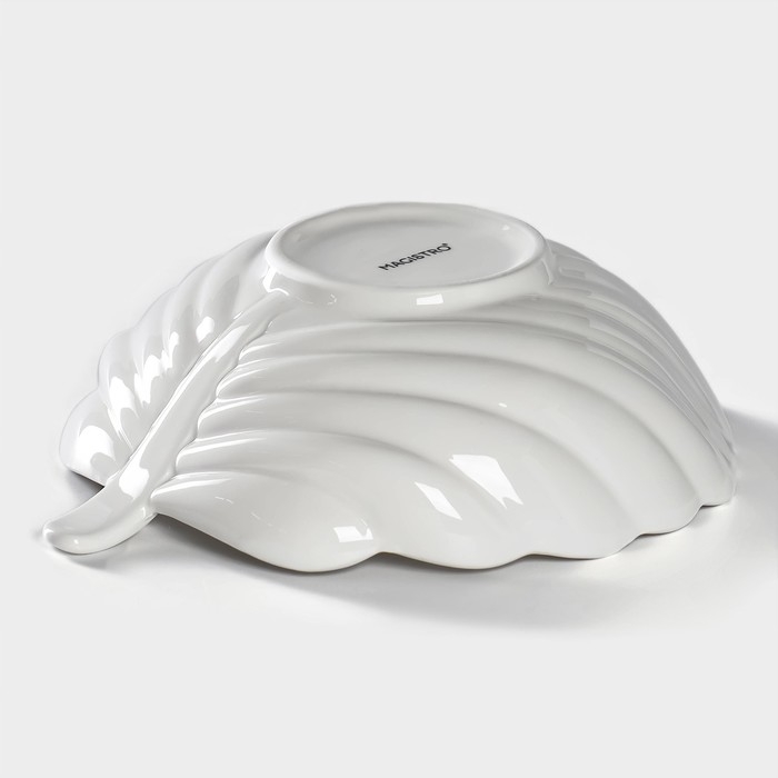 Салатник фарфоровый Magistro &laquo;Лист Бланш&raquo;, 550 мл, 20,5&times;17 см, цвет белый
