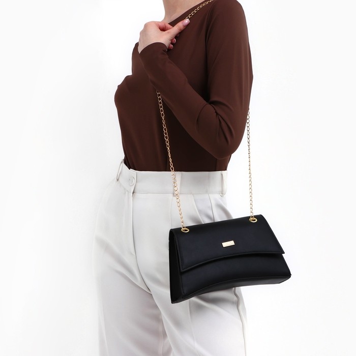 Сумка женская из искусственной кожи с клапаном, 26х16х9 см, черный цвет Сумка женская из искусственной кожи с клапаном, 26х16х9 см, черный цвет