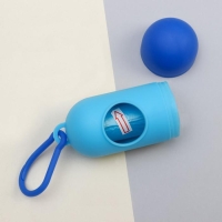 Контейнер с пакетами для уборки за собаками &laquo;А кто это сделал?&raquo; (рулон 15 шт)