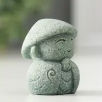 Сувенир песчаник "Маленький монах в азиатской шляпе" 3,5х4х4,5 см