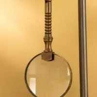 Лупа с подставкой 9х9х17 см