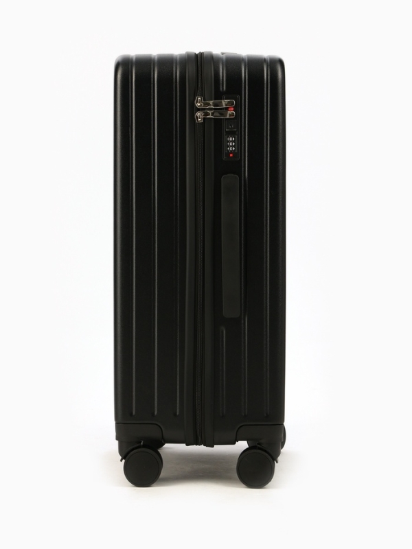 Чемодан 24", PС, 42*27*66, отд на молнии, код замок, 4 колеса, черный