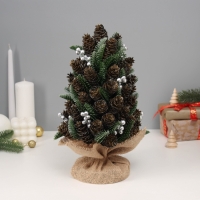 Искусственная ёлка с шишками &laquo;Зимнее волшебство&raquo; настольная, в мешочке, 30х16 см