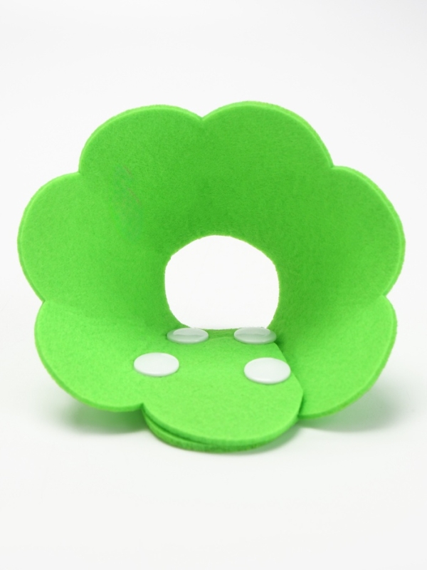 Ветеринарный воротник из фетра "Ромашка", размер S, зелёный
