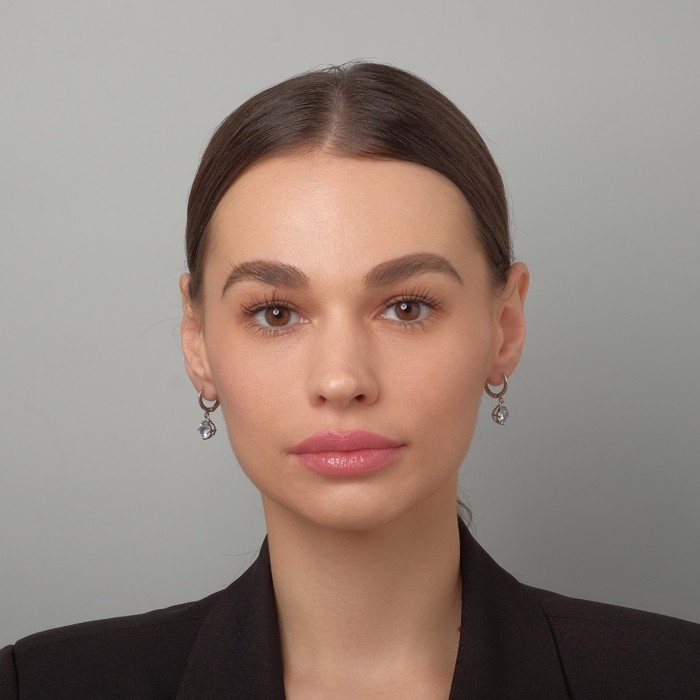 Серьги со стразами &laquo;Блум&raquo; висячие, цвет белый в серебре