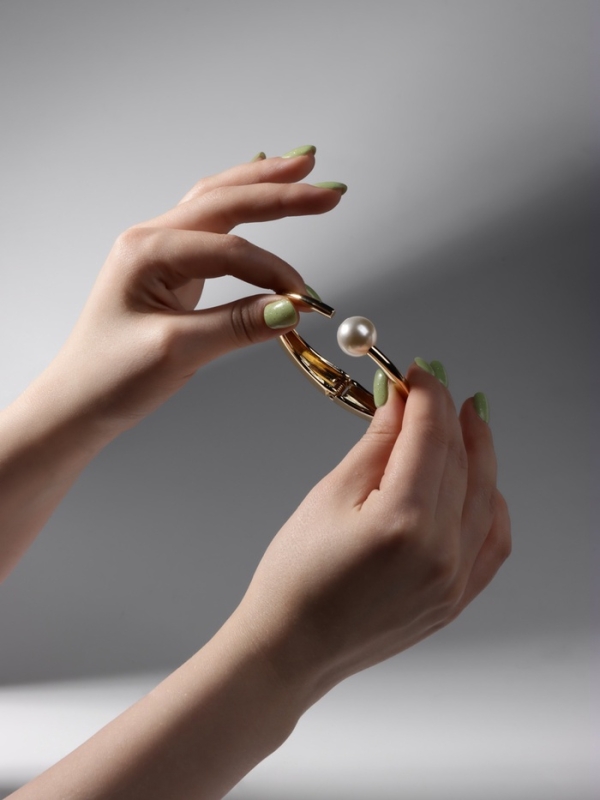 Браслет металл &laquo;Жемчужный&raquo; одна бусина, цвет золото