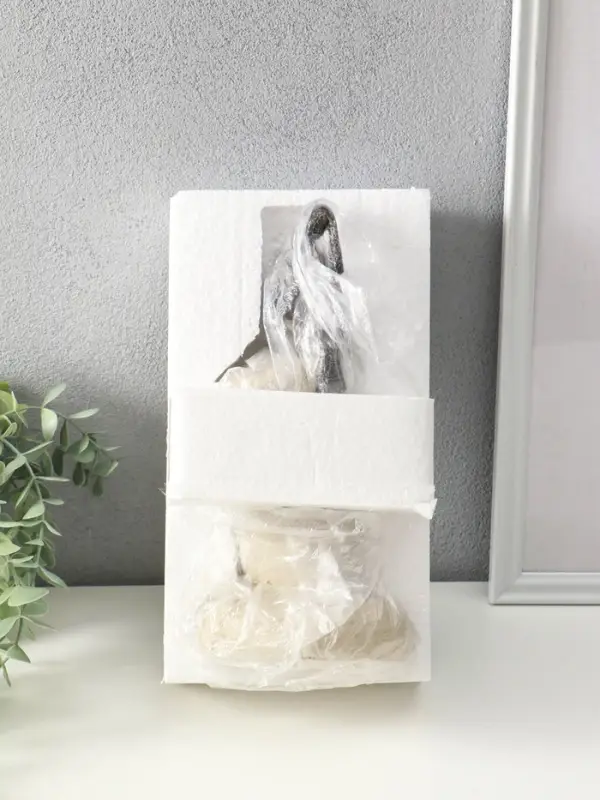 Сувенир полистоун "Абстракция. Мыслитель и сад камней" бронза с бежевым 12х9х25,5 см