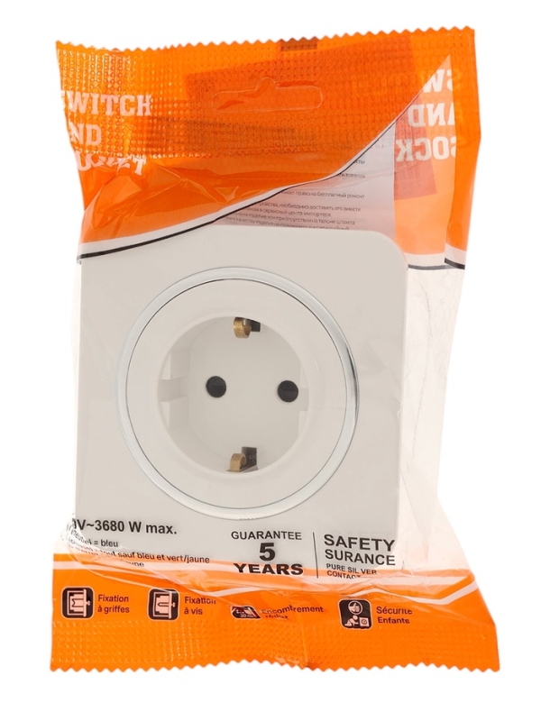 Розетка одноместная, серия Розетка одноместная, серия "Circular", 16 А, скрытая, с з/к, белая, серебристая рамка