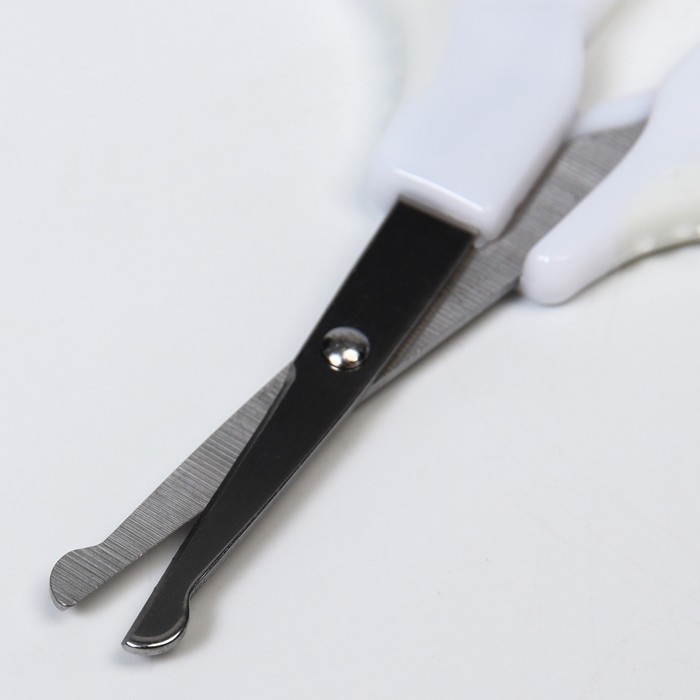 Ножницы детские, с защитным колпачком, цвет белый