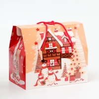 Новый год. Подарочная коробка Новогодняя Коробка-Кейс с веревочными ручками "Елочки" 20,5 х 12 х 17 см.