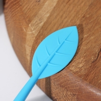 Ситечко для чая Доляна &laquo;Листок&raquo;, нержавеющая сталь 304, цвет голубой