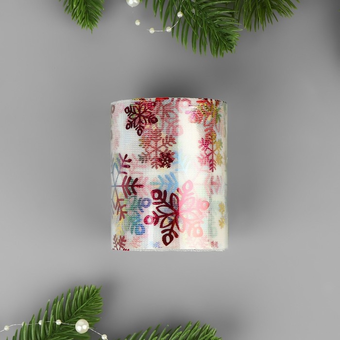 Новый год! Фатин со снежинками, с разноцветным тиснением, 7,5 см, 11 &plusmn; 1 г/кв.м, 9,1 &plusmn; 0,5 м, цвет белый №33