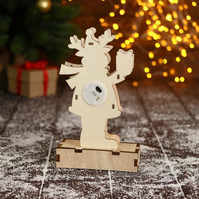 Фигурка новогодняя свет Фигурка новогодняя свет "Оленёнок шубке и шарфике, с подарком" 12х20,5 см