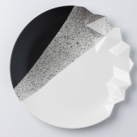 Тарелка керамическая «Снежные горы», 27 см, цвет чёрно-белый Тарелка керамическая «Снежные горы», 27 см, цвет чёрно-белый