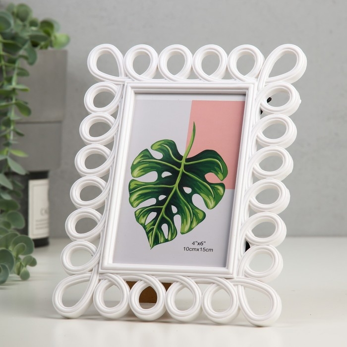 Фоторамка пластик 10х15 см Фоторамка пластик 10х15 см "Петельки" белая 17,5х22 см
