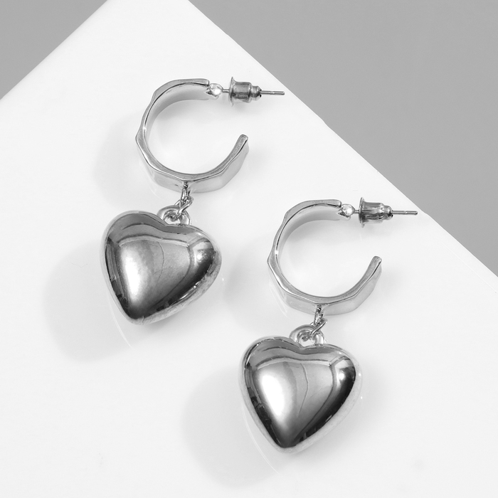 Серьги пластик &laquo;Сердца&raquo; объёмные, цвет серебро