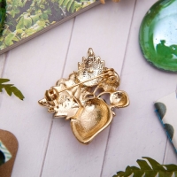 Брошь &laquo;Земляничка&raquo; с цветами, цветная в золоте