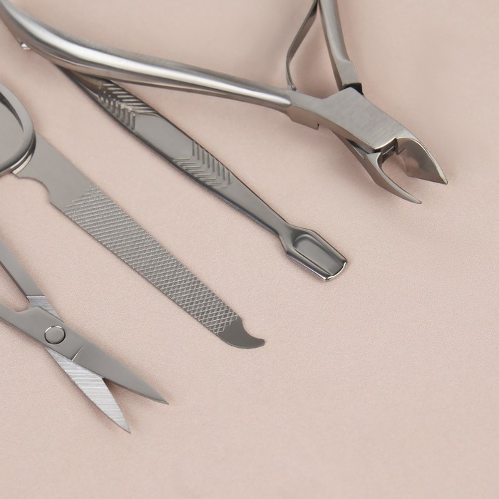 Набор маникюрный &laquo;Metallic&raquo;, 8 предметов, в футляре, цвет бронзовый