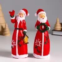 Сувенир полистоун "Дед Мороз в красном кафтане с венком/домиком" МИКС 5х4,5х14 см