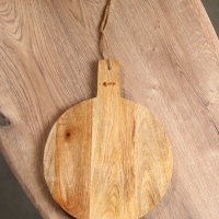 Доска разделочная круглая "Пряник" дерево манго 36х28 см