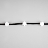 Умная гирлянда &laquo;Нить&raquo; 5 м роса с насадками &laquo;Цветочки&raquo;, IP20, серебристая нить, 100 LED, пульт ДУ, приложение, свечение RGB, USB