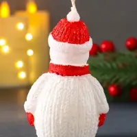 Свеча "Снеговик", красный