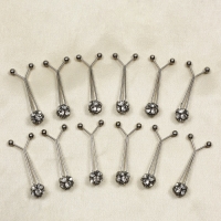 Зажим для платка &laquo;Хрусталь&raquo; шарик, цвет белый в серебре (неделимая фасовка 12 шт., цена за шт.)