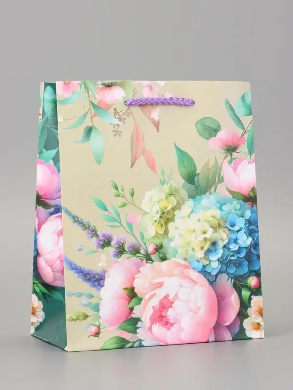 Пакет подарочный ламинированный &laquo;Цветы и Радость&raquo; 18&times;22.3&times;10 см