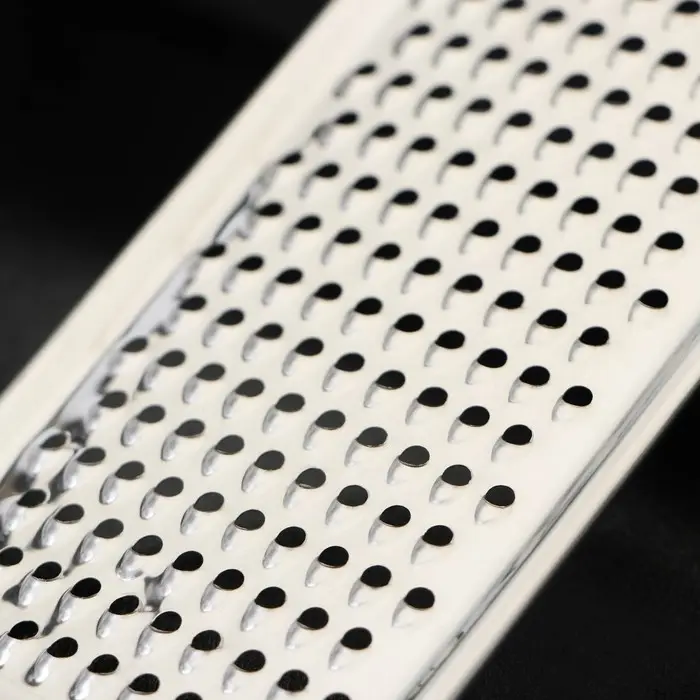 Тёрка для сыра мелкая Доляна &laquo;Помощник&raquo;, 21&times;5.5 см, с ручкой, серебристая