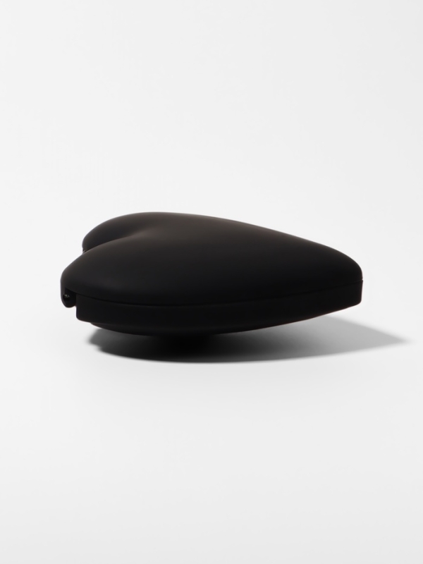 Расчёска массажная &laquo;Сердце&raquo;, складная, с зеркалом, 8&times;2.5 см, матовая, чёрная