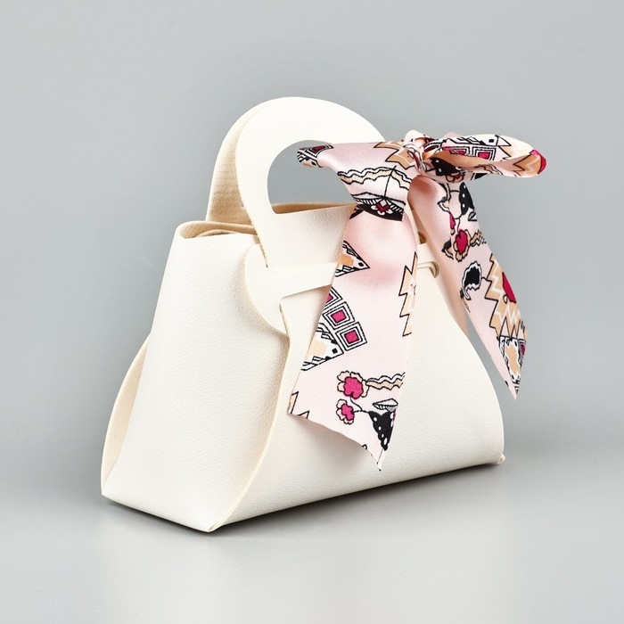 Сумочка подарочная «Белая», 12 х 13 х 5.5 см Сумочка подарочная «Белая», 12 х 13 х 5.5 см