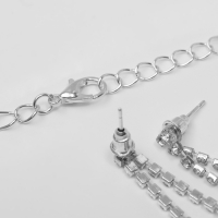 Набор 2 предмета: серьги, колье «Листопад» капли, цвет красно-белый в серебре, 45см Набор 2 предмета: серьги, колье «Листопад» капли, цвет красно-белый в серебре, 45см