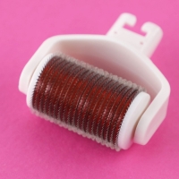 Массажер мезороллер &laquo;Вдохновляй красотой&raquo;, со сменными насадками, 10 х 17 см