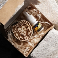 Ароматизатор подвесной из натурального дерева, набор: подвеска Лев (дерево, войлок), парфюмированная пропитка Ваниль, 5 мл Ароматизатор подвесной из натурального дерева, набор: подвеска Лев (дерево, войлок), парфюмированная пропитка Ваниль, 5 мл