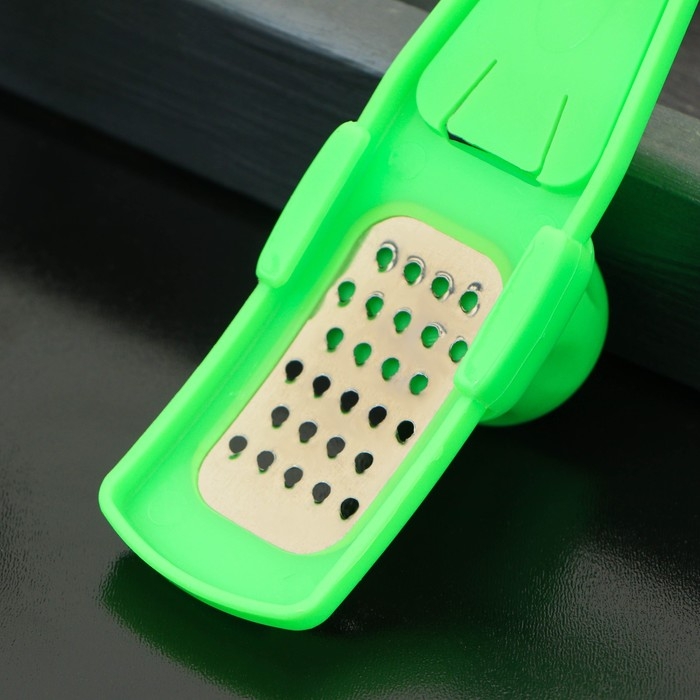 Тёрка для чеснока с держателем Доляна, 14 см, малая, цвет МИКС