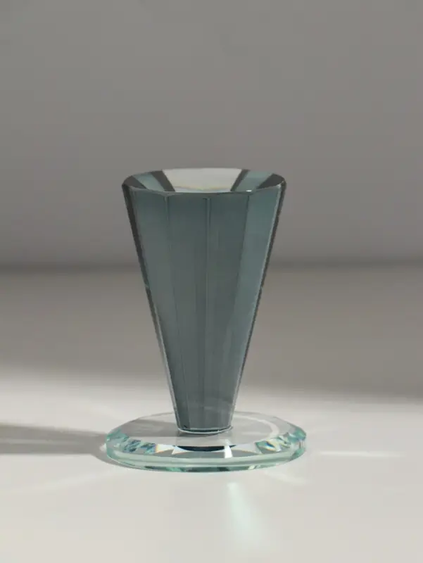 Подсвечник стекло на 1 свечу "Пирамида с гранями" прозрачный d=7 см 7х7х9,5 см