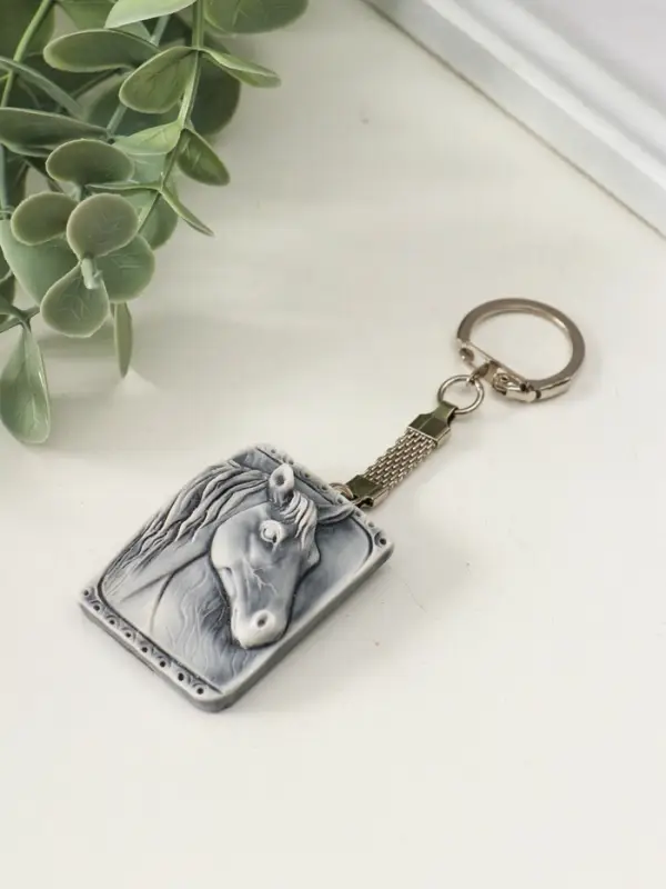 Брелок "Голова лошади (барельеф)" 4 см