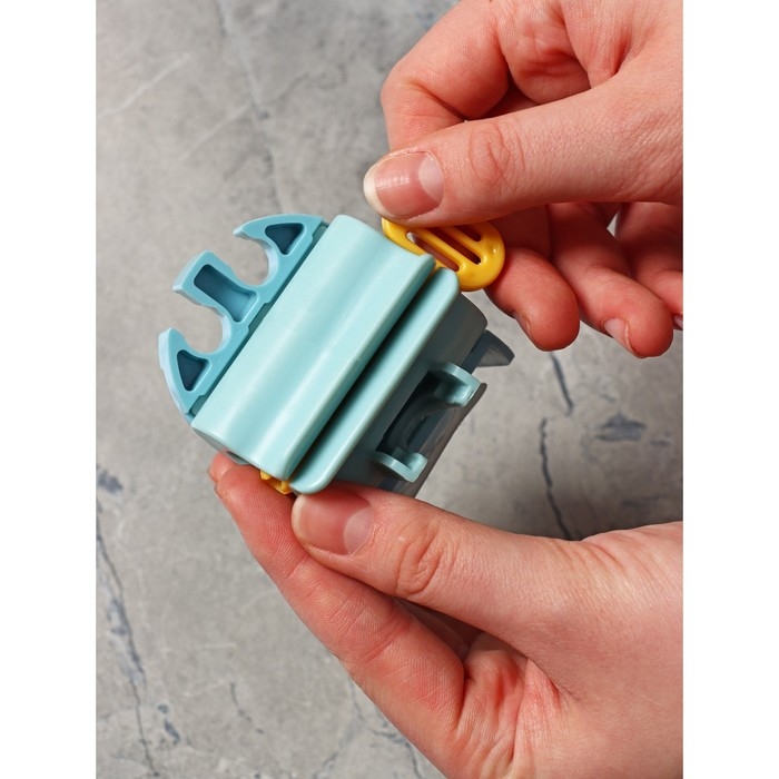 Держатель для зубных щёток с выдавливателем для пасты на липучке, 7&times;5,2&times;8 см, цвет МИКС