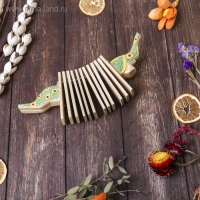 Сувенирный музыкальный инструмент "Трещотка крокодил пятнистый" дерево 4x27x9 см МИКС