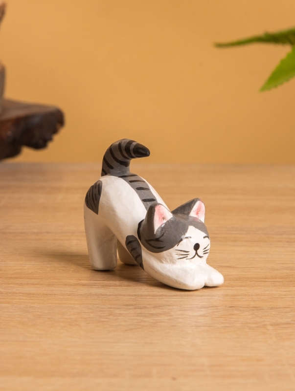 Сувенир &laquo;Потягивающийся Кот&raquo;, 2.5&times;5&times;6 см, дерево, чёрно-белый