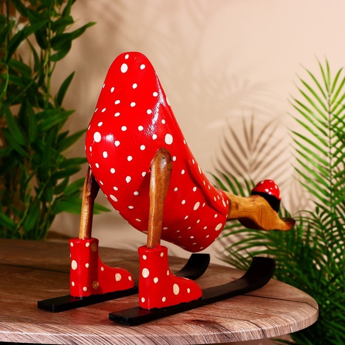 Сувенир "Утка-лыжник в красном" дерево 40 см