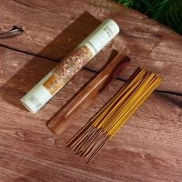 Благовония "ESCENTS OF INDIA" аромапалочки (набор 30 шт) с подставкой, сандаловое дерево Благовония "ESCENTS OF INDIA" аромапалочки (набор 30 шт) с подставкой, сандаловое дерево