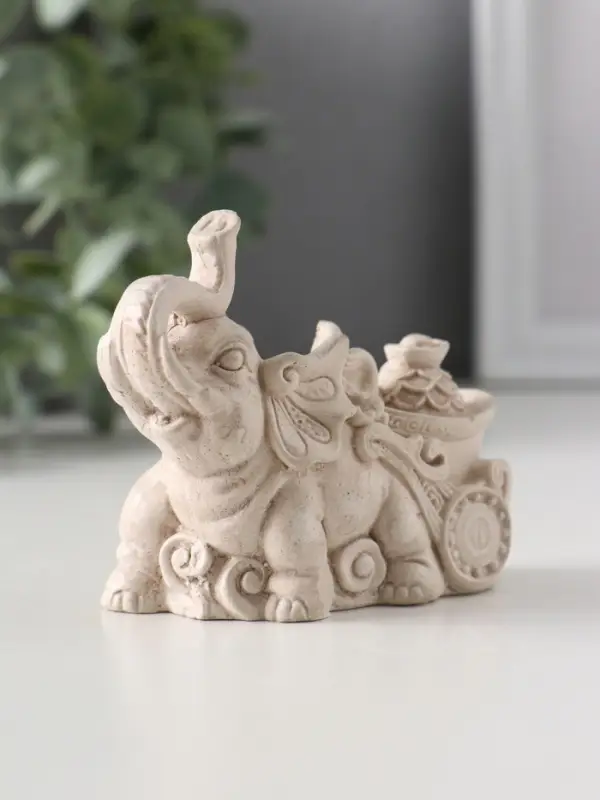 Фигура &laquo;Слоник с мешком денег&raquo;, 6.5&times;4&times;8.5 см, слоновая кость