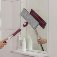 Окномойка с насадкой из микрофибры Доляна, фиксатор, стальная телескопическая ручка, 27&times;8&times;86(126) см, цвет МИКС