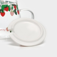 Кружка стеклянная с керамической крышкой и ложкой &laquo;Ягодка&raquo;, 500 мл