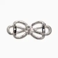 Зажим для кардигана "Ажур", корона, цвет белый в серебре