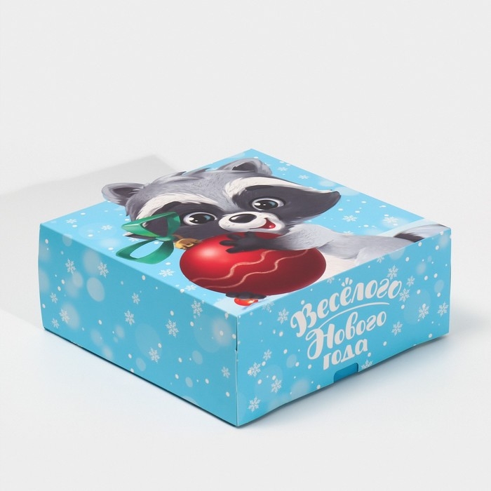 Подарочная коробка новогодняя складная &laquo;Енотик&raquo;, 25 х 25 х 10 см, Новый год