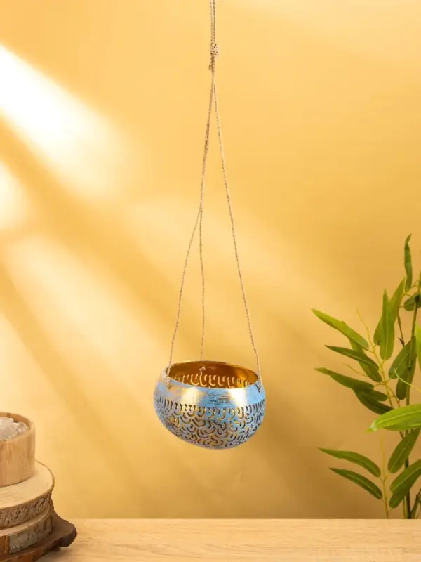 Подсвечник подвесной из кокоса, 14&times;14&times;10 см, сине-золотой