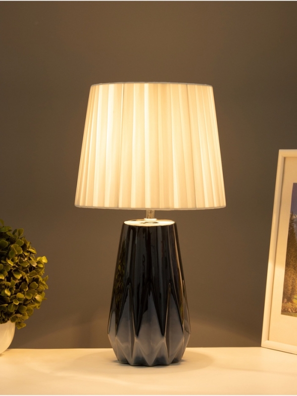 Настольная лампа "Грация" 1х40Вт Е14 глубинный синий перламутр 22х22х41см